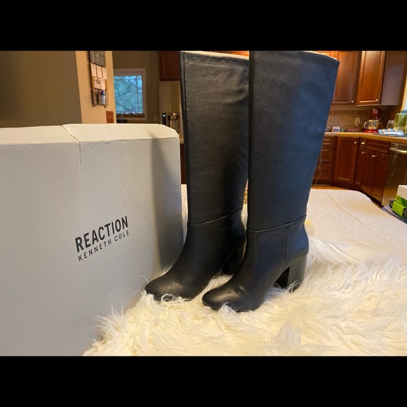 Kenneth Cole Reaction Shoes - NIB Women’s Kenneth Cole Leather Pull-On Boots